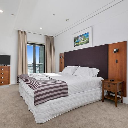 Stunning & Spacious Haven On The Waterfront! Auckland Eksteriør bilde