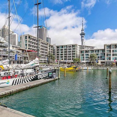 Stunning & Spacious Haven On The Waterfront! Auckland Eksteriør bilde
