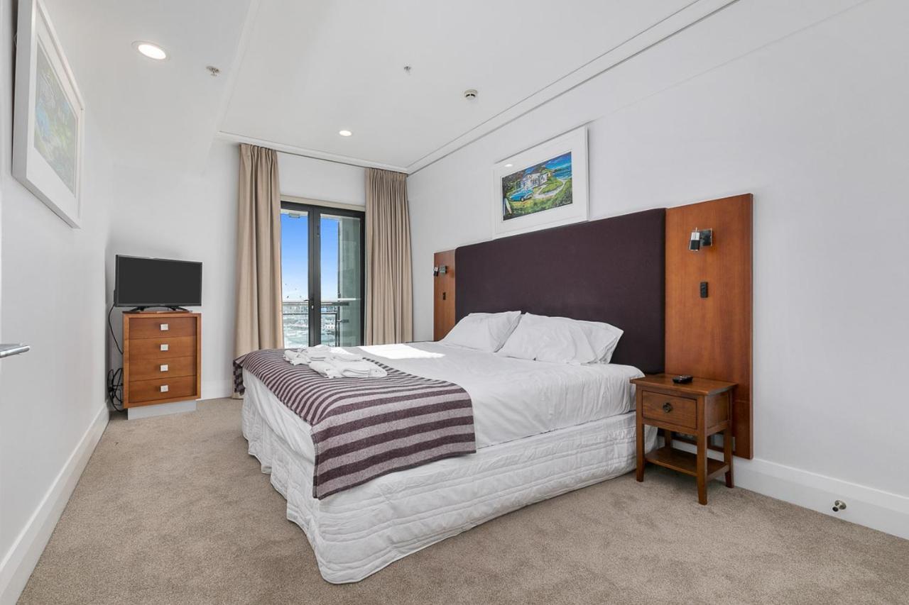 Stunning & Spacious Haven On The Waterfront! Auckland Eksteriør bilde
