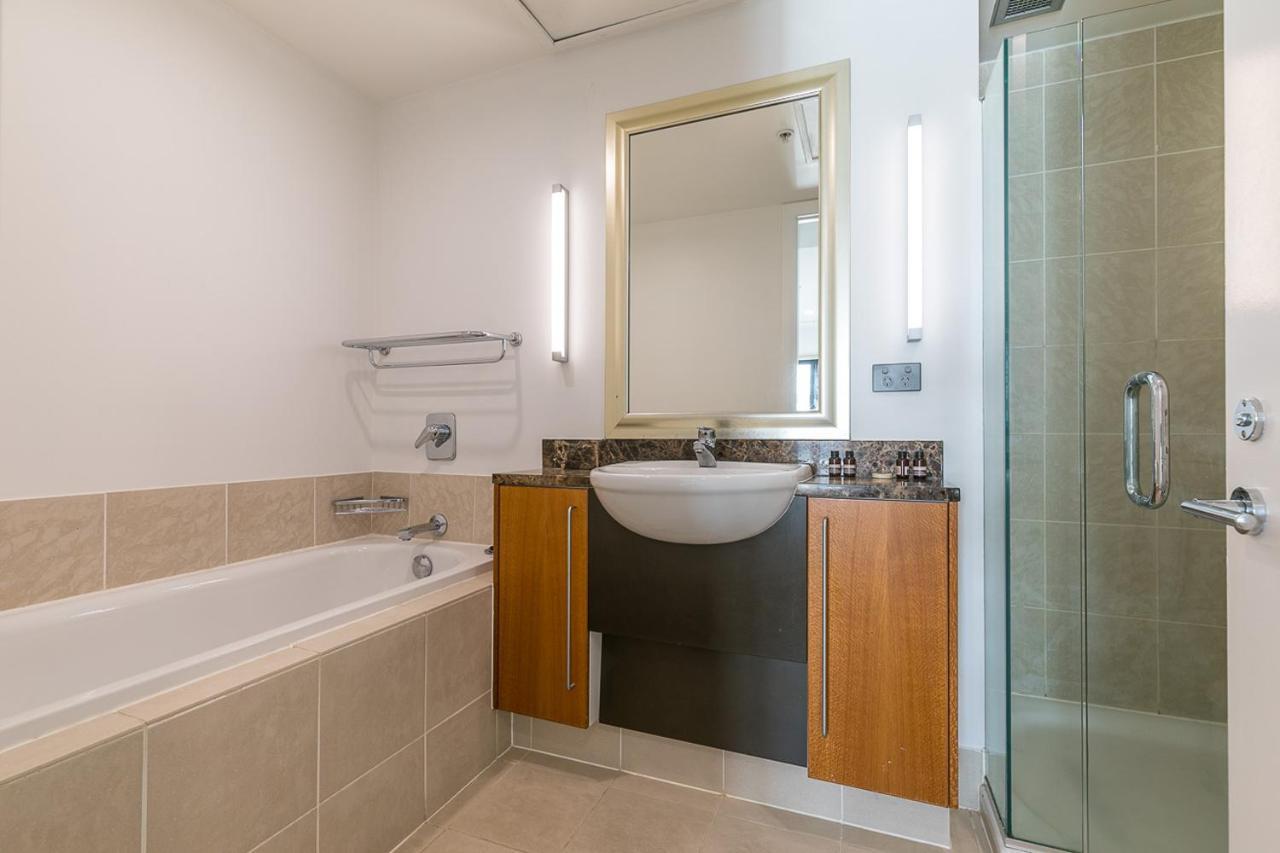 Stunning & Spacious Haven On The Waterfront! Auckland Eksteriør bilde