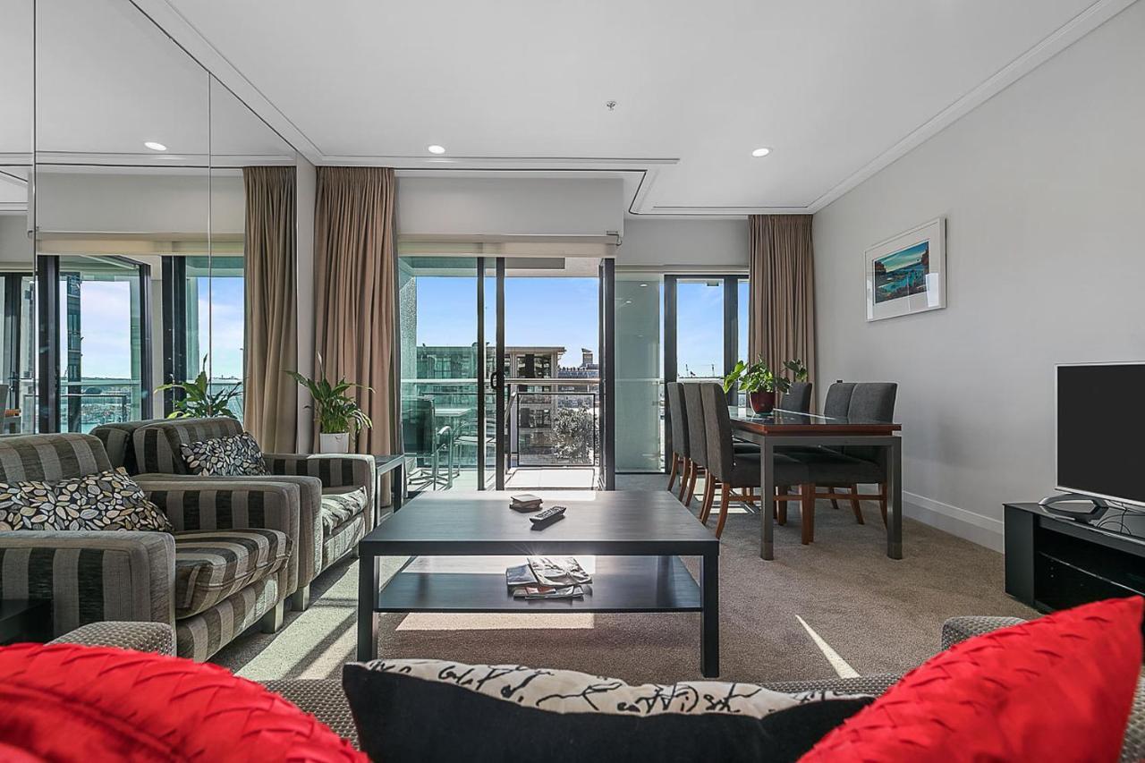 Stunning & Spacious Haven On The Waterfront! Auckland Eksteriør bilde
